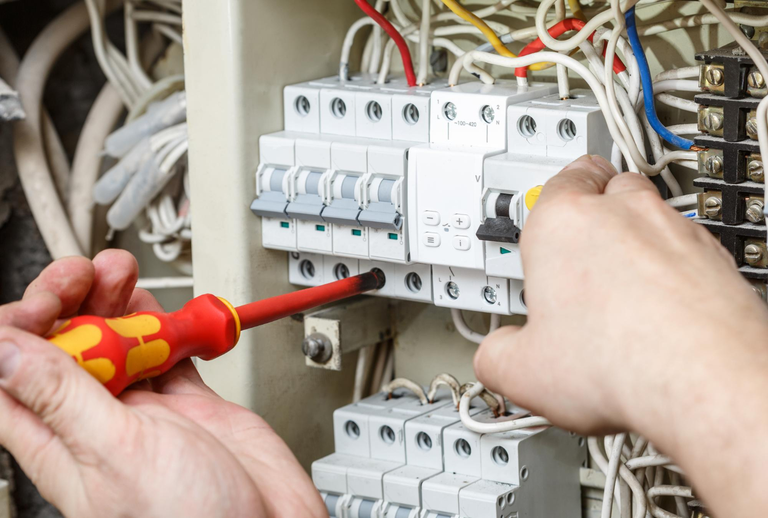 Reparación y asistencia eléctrica